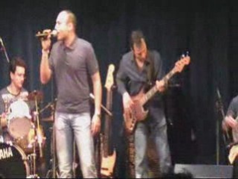 SALIM CHANTE ZAHRI AU CENTRE CULTUREL