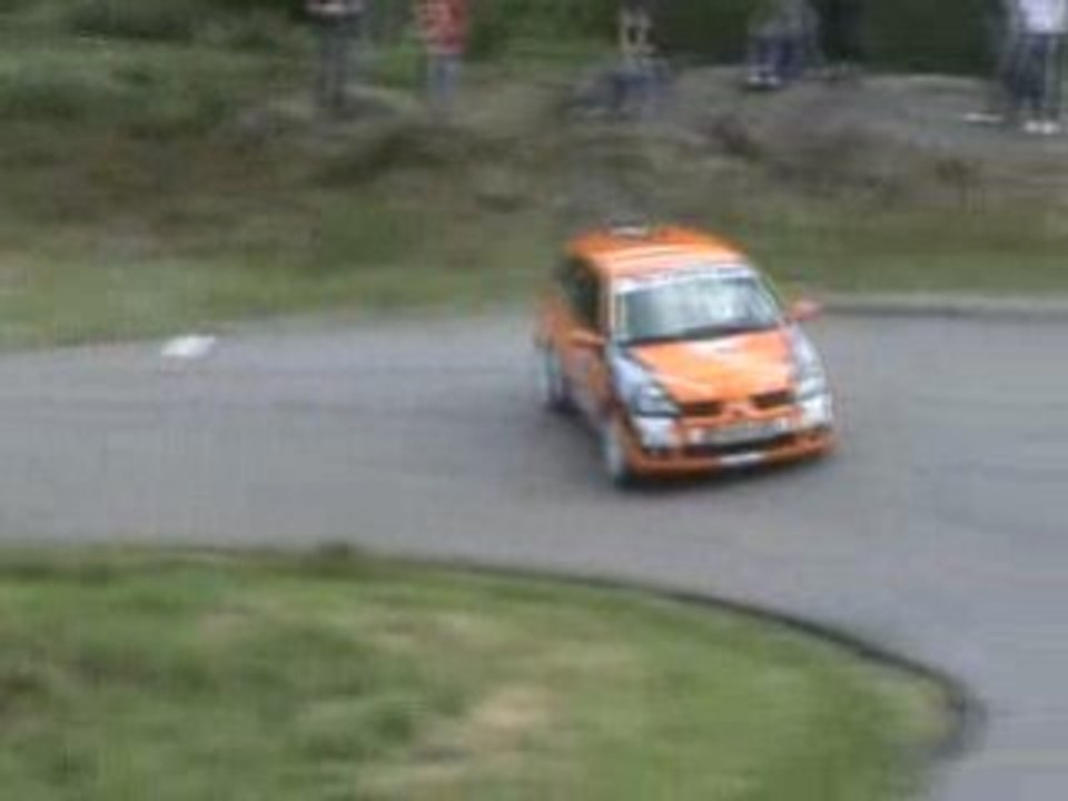 beau passage d'une clio