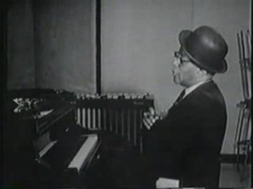 Willie The Lion Smith piano and Duke Ellington Orchestra