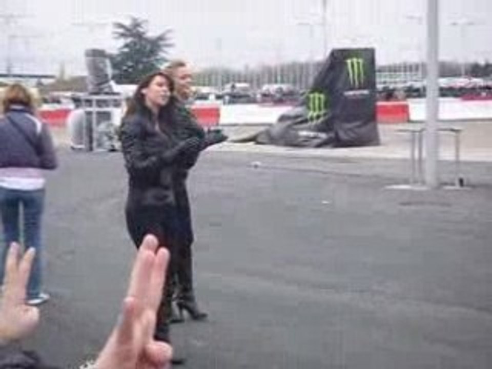 Paris Tuning Show 2009 animation exterieur  MOTO