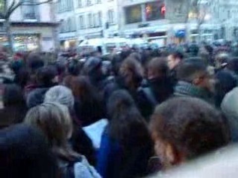 Manif du 19 février 2009: Les étudiants face aux CRS (2)
