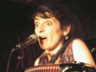 Chloé LACAN : Fais-moi mal Johnny