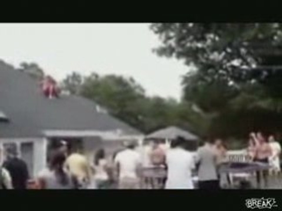 Régis fait du trampoline