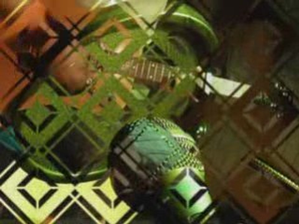 Parle moi d'elle clip