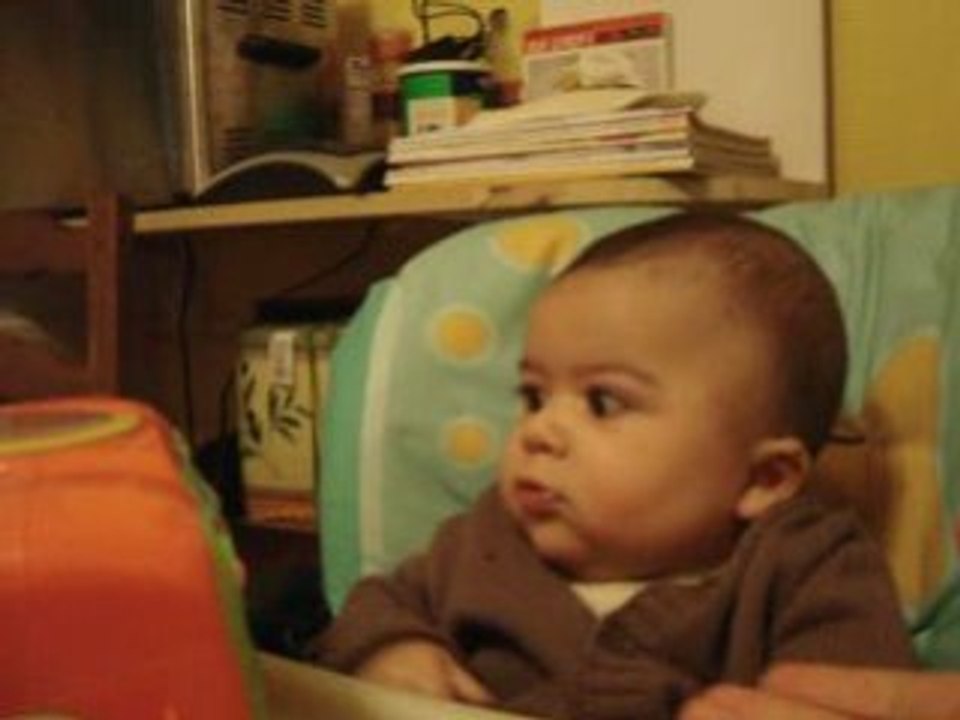 kylian avec sa petite chaine