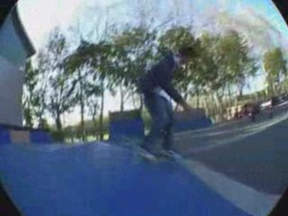Skatepark d'évron ya longtemps