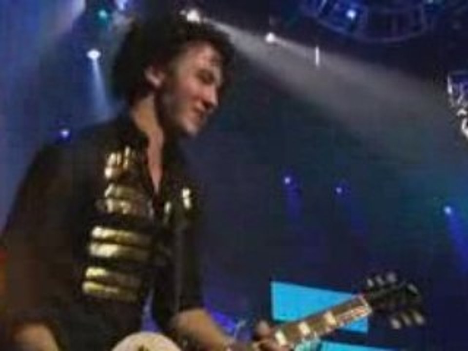 Burning up Live from Jonas Brothers in 3D