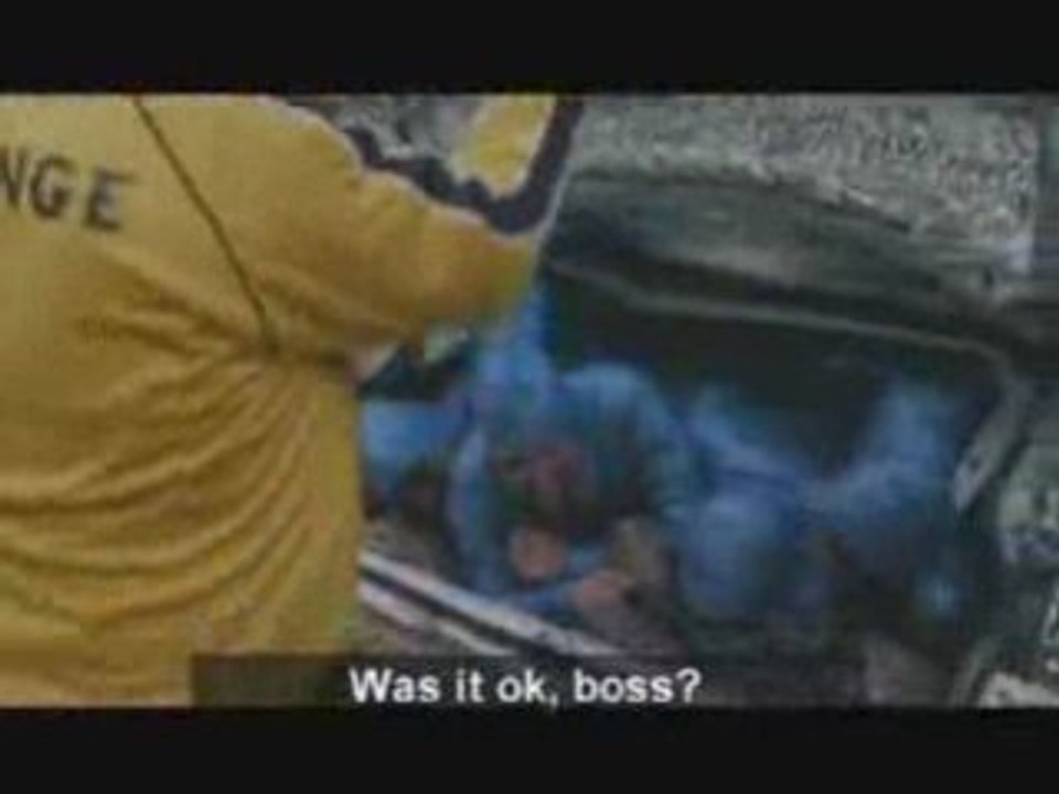 KeBoo.Net - Une Voiture se fracasse après une Chute de 50m