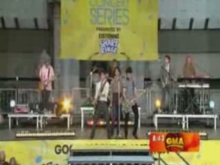 Jonas Brothers - Pushin Me Away - Live Good Morning America