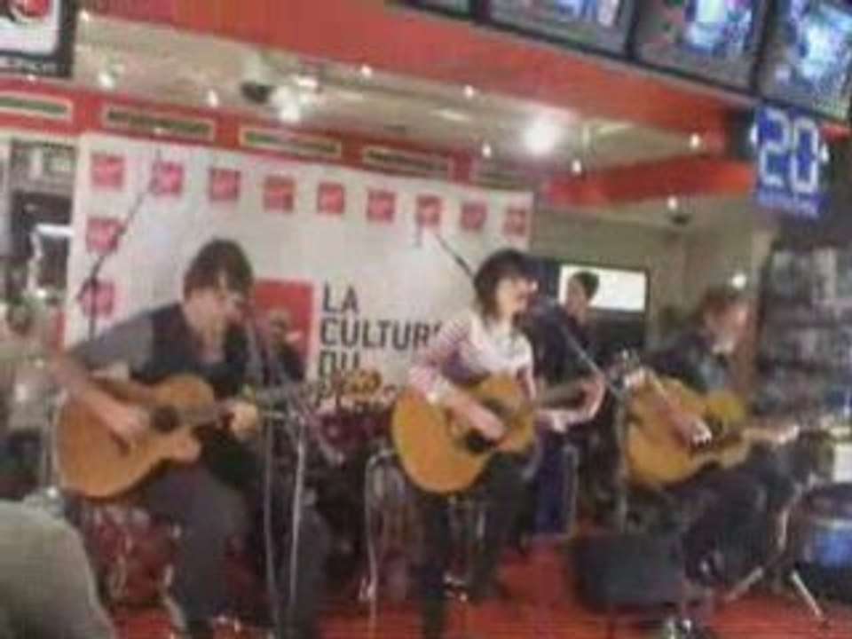 Superbus showcase Virgin Champs Elysée 13.02.09