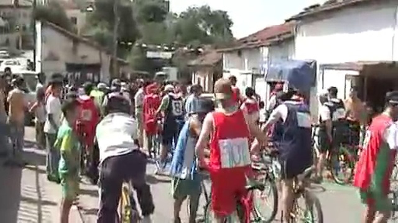 At Yanni à vélo