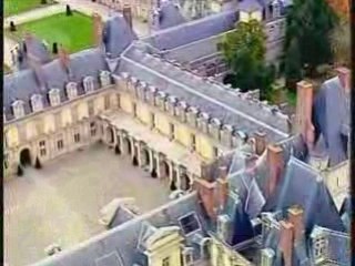 Fontainebleau survol du château 2 [fr]