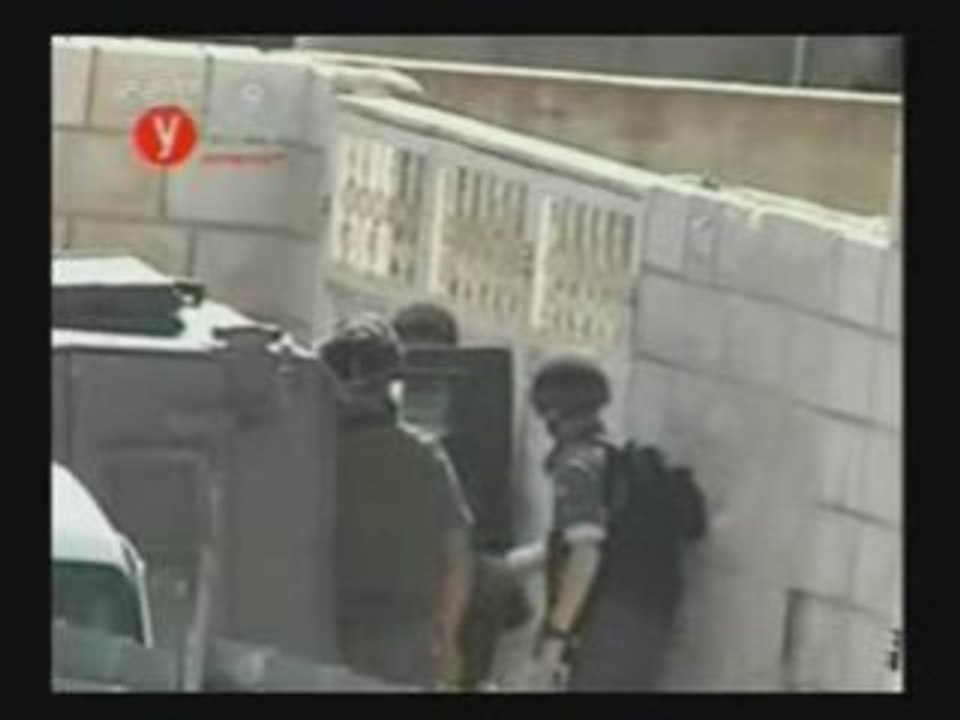 Israel control a coup de poing