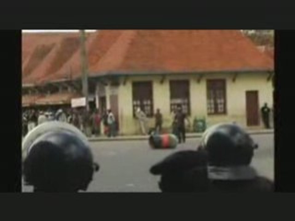 une voiture TGV secouée par ses partisans mécontent