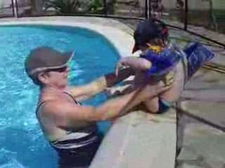 090225 Enfants piscine 36