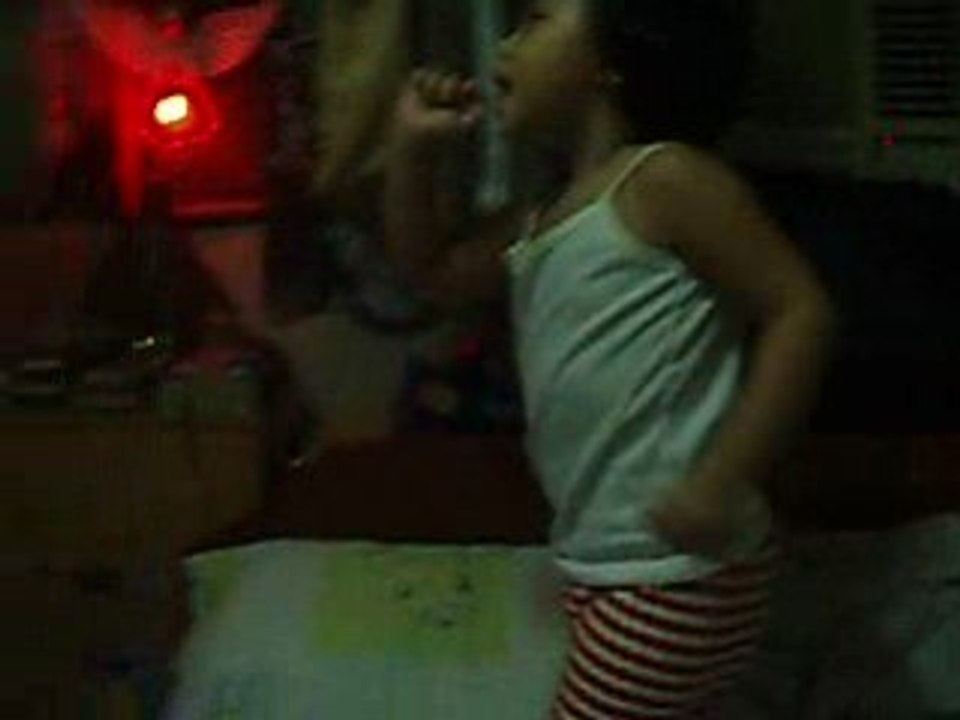 Fem singing&dancing in the tune of a very special love4