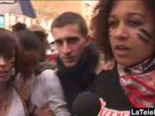 933  MANIF DES LYCÉENS : "C'EST PAS (QUE) POUR S'AMUSER"