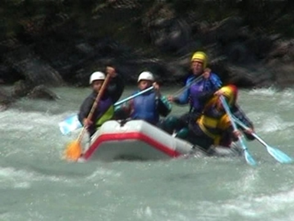 Próchno w kajaku - rzeka Isel, Austria