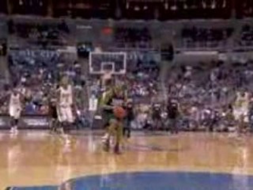 NBA Andre Iguodala picks up the steal by Royal Ivey and hits