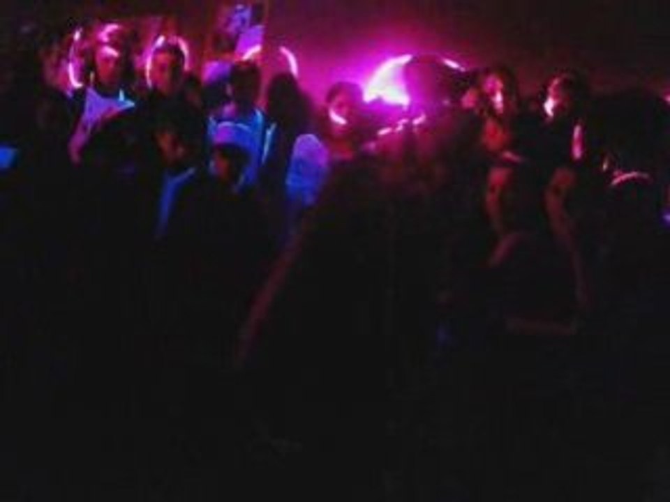 YIWA VS BABY G battle krump battle-dance-limoges.skyblog.com