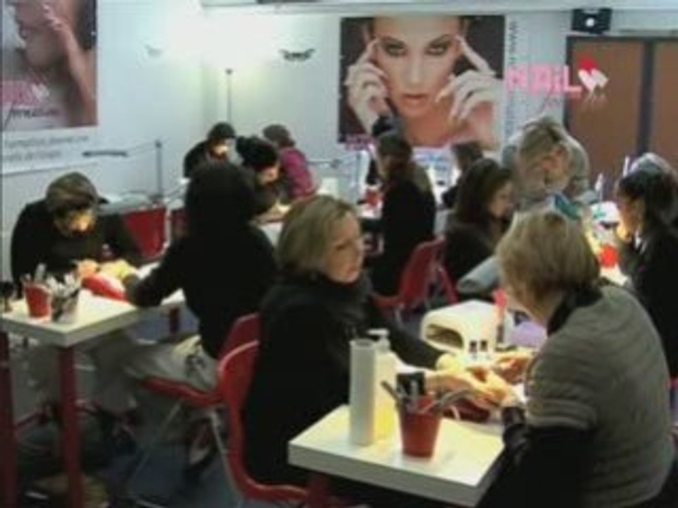 Clip NAIL Formation Paris ecole de la beauté de l'ongle