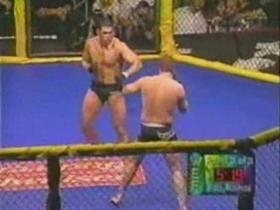 Antonio Rodrigo Minotauro Nogueira vs. Jeremy Horn 3