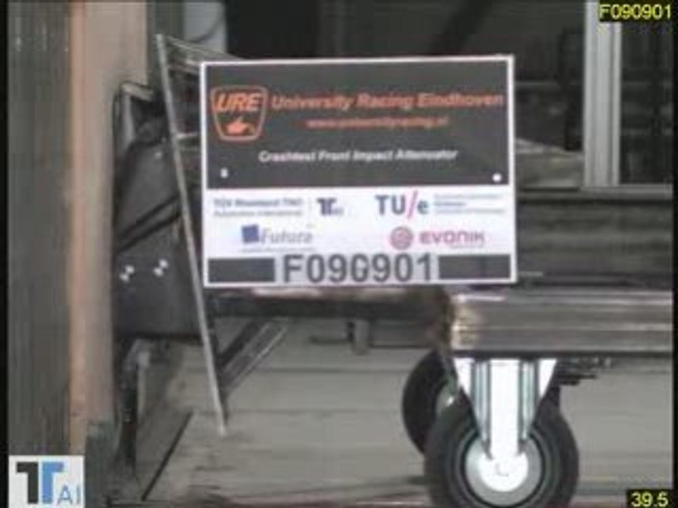 Crash carbon/foam nosecone URE05 (sideview)