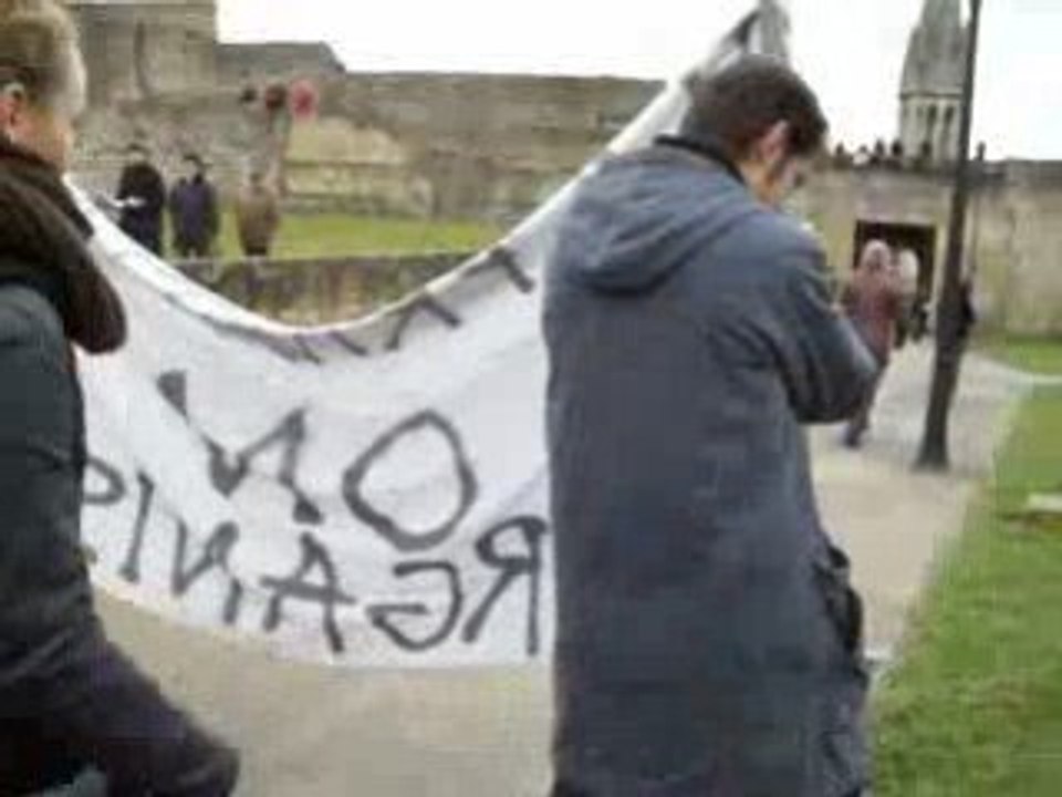 Manif universite Caen 26 fevrier 2009 dans chateau 02