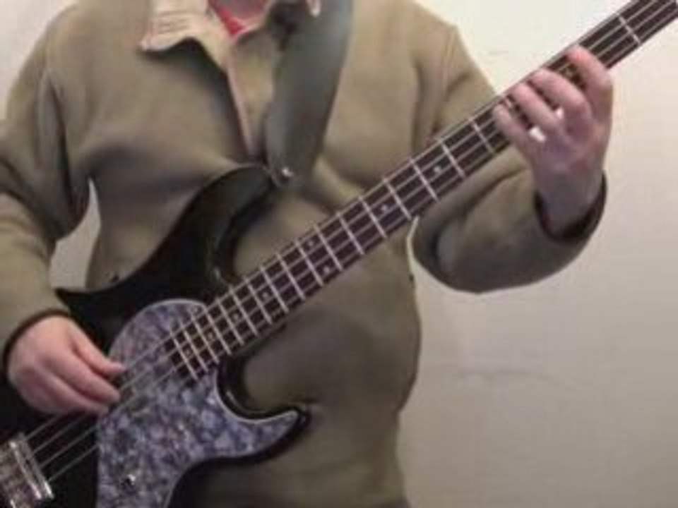 how to play bass for beginners - under pressure