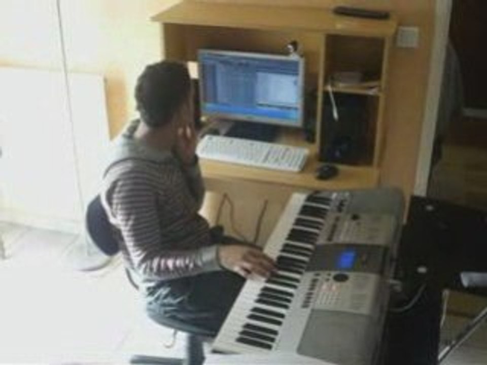 Lil-ka'G Making A Beat