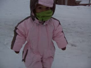 2009-02-25 AliceCourtDansLaNeige1