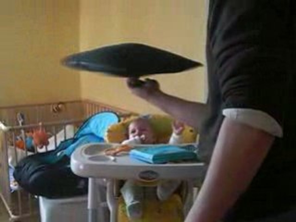 Esteban est mort de rire