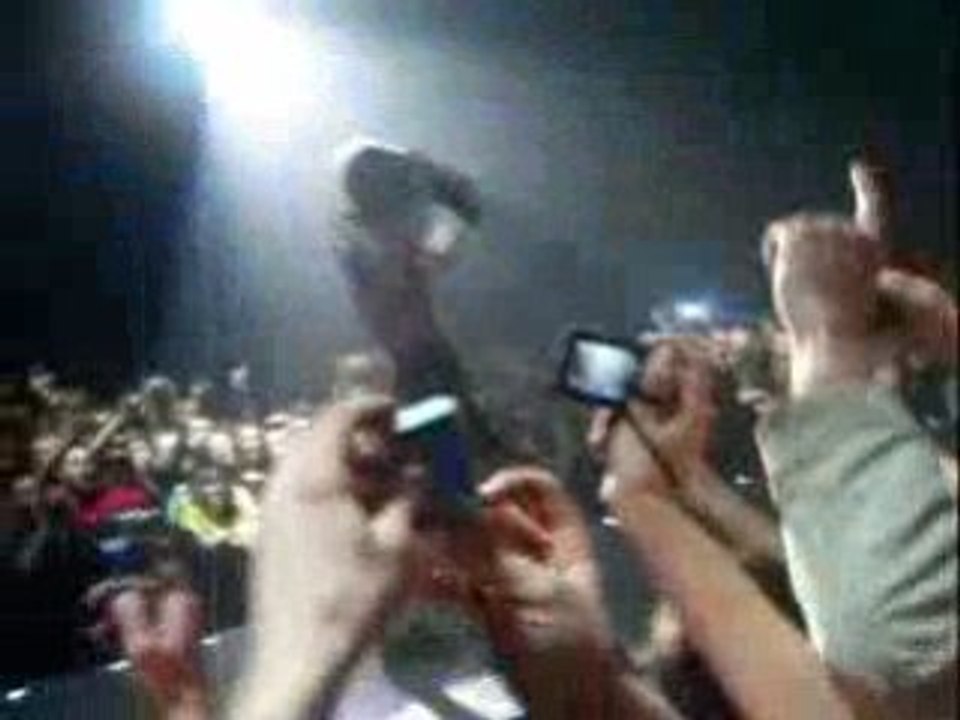 AC/DC Bercy 25/02/09 Solo Angus (extrait)