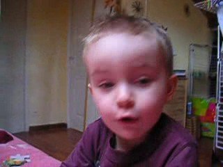 Corentin chante pour ses copains