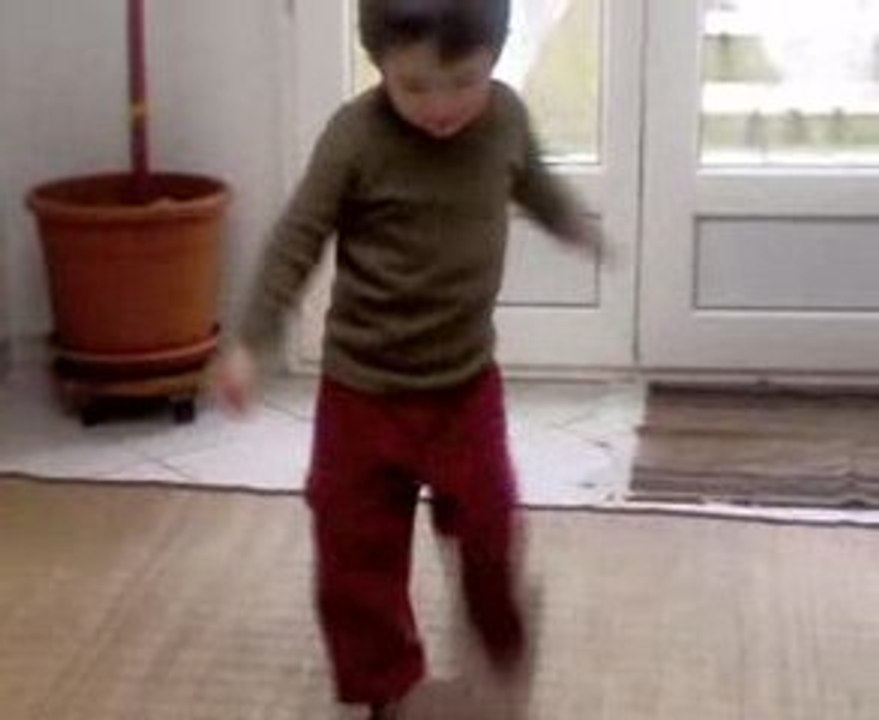 Dance bébé dorothée