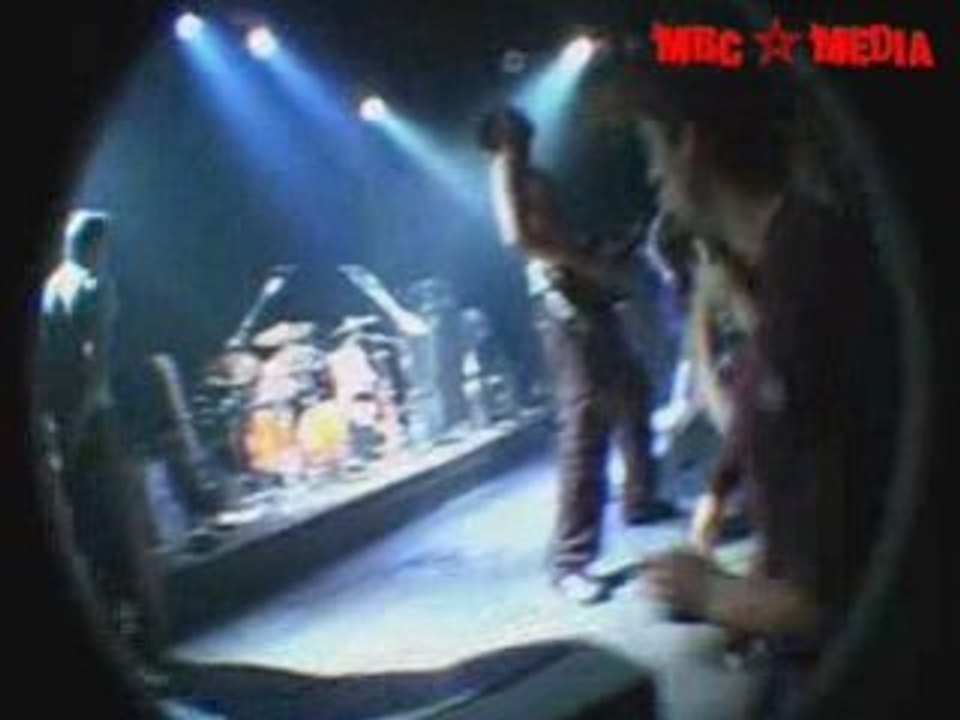 RAISED FIST @ MONTPELLIER 29/10/2001