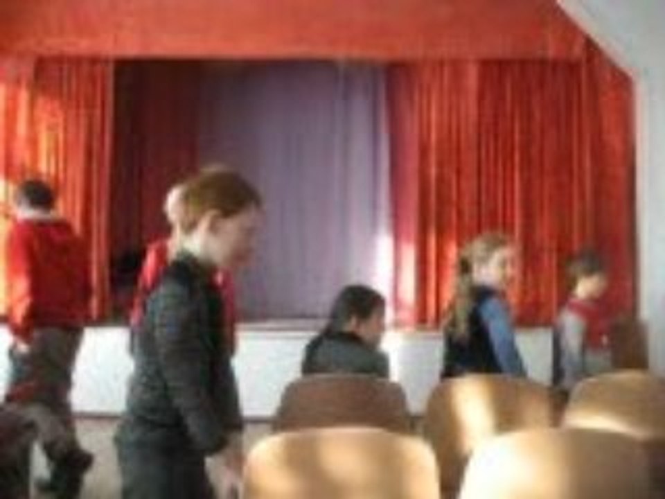 Accueil à L'école de Khoujir 1