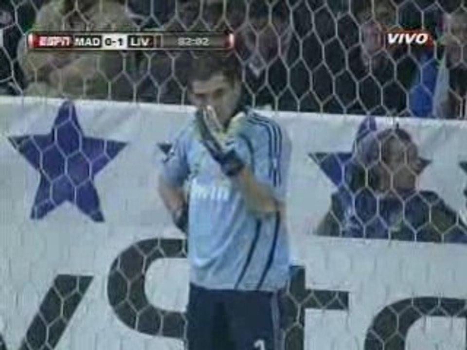 Real Madrid 0-1 Liverpool. Gol de Benayoun