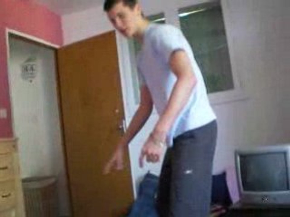 Pierre qui chante sa fait mal