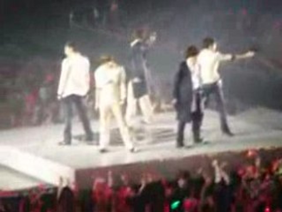 Wrong number at 3rd mirotic concert gun posting [fancam]