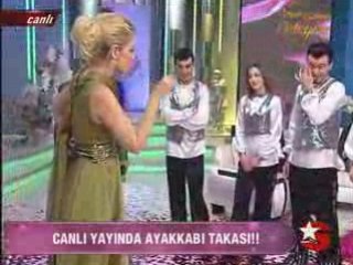 Petek Dincoz - Kolbasti ve Ayakkabi Takasi