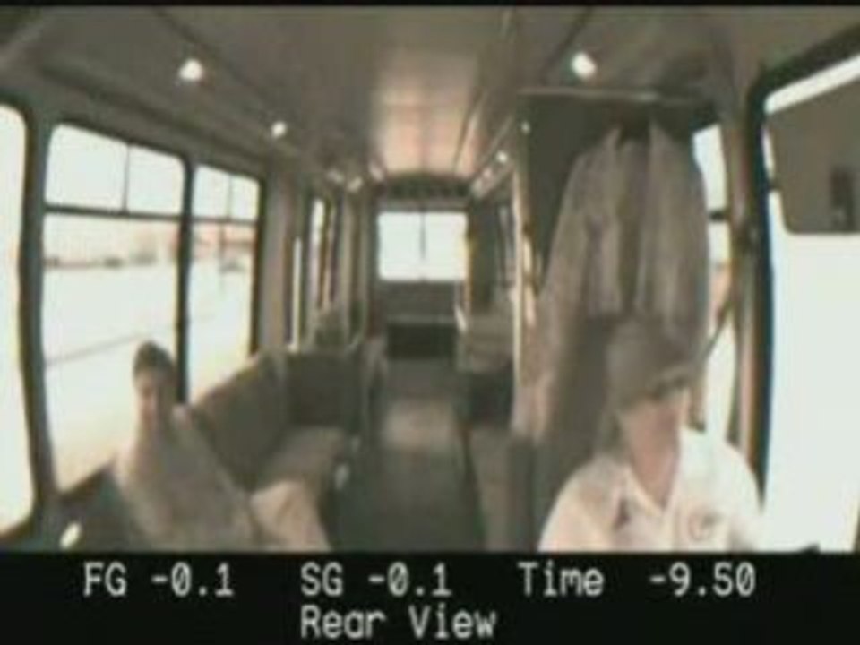 Une femme chauffeur de bus