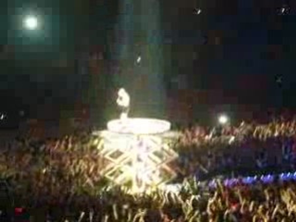 ACDC live Paris Angus young solo