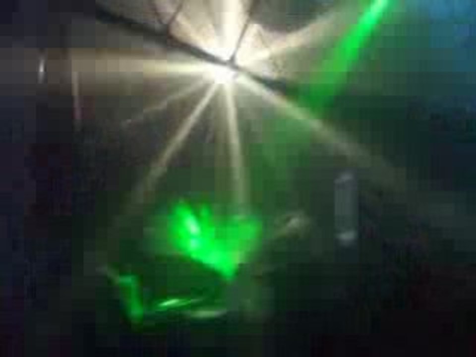 Moi qui mix dans ma chambre hihi