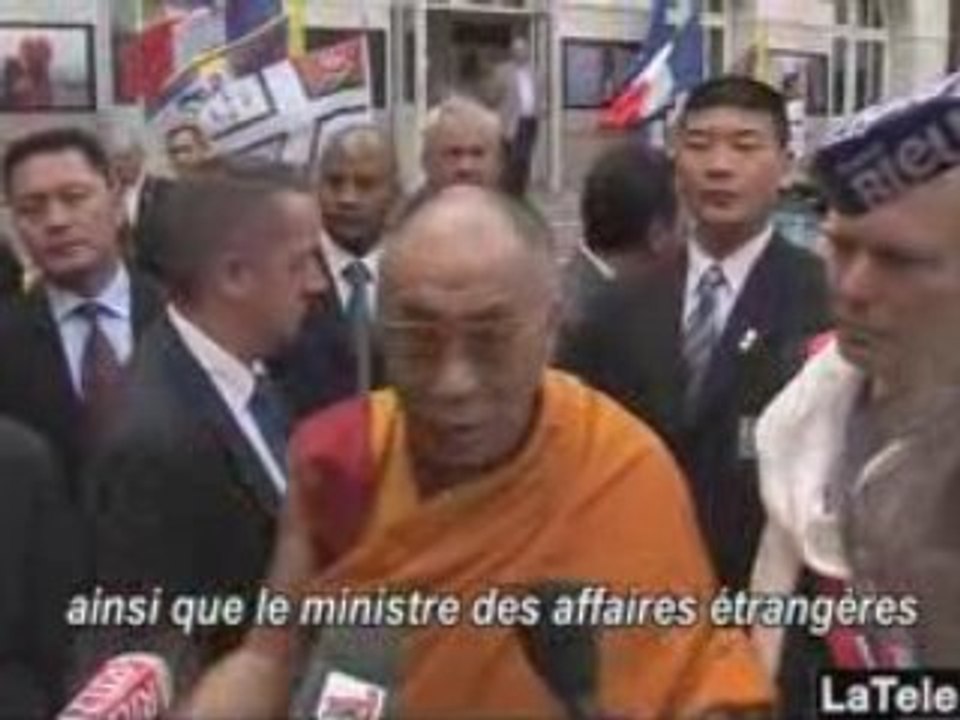 1077 VIVE LE TIBET, LA RÉPUBLIQUE ET NANTES!