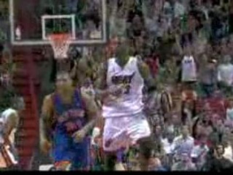 NBA Dwyane Wade dropped 46 points, dished out 10 assists, an