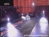 saut de moto cross (l'arche de triomphe)