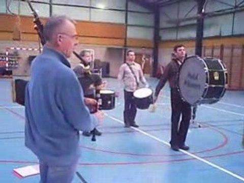 auld alliance normandie pipe band