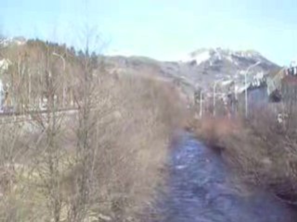 La Bourboule: La Dordogne en amont