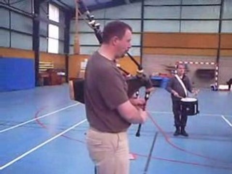 auld alliance normandie pipe band